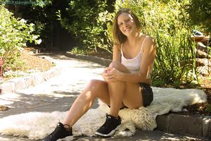 Sample of shoot nackte mädchen tanlines outdoors Michelle Sample of shoot nackte mädchen tanlines outdoors Michelle
